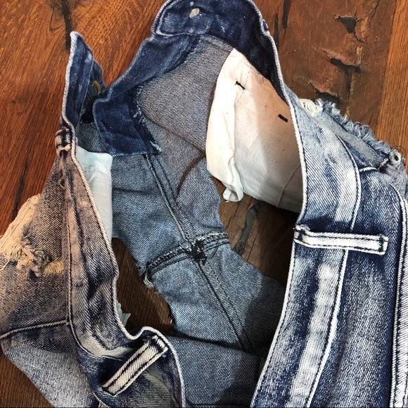 \Forever 21\• High Rise Cutoffs - Picture 9 of 9